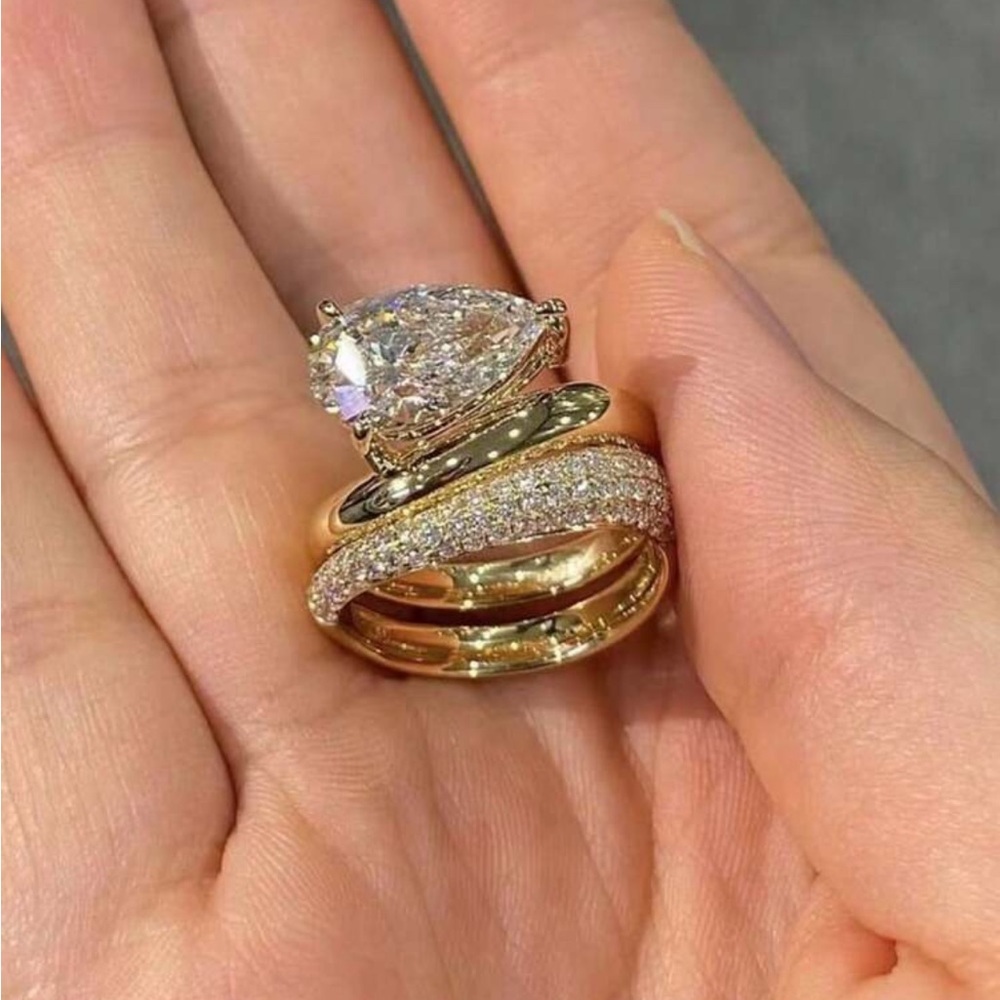 NWT | Gold ring set - Picture 3 of 4